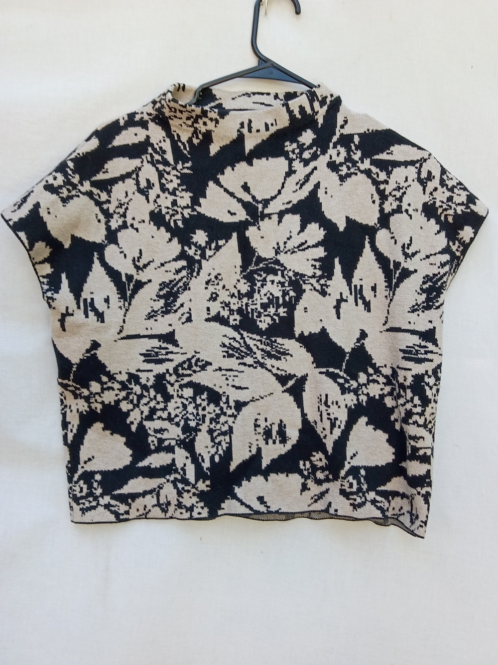 Joie Black and Cream Floral Knit Short Sleeve Cropped Sweater Vest
